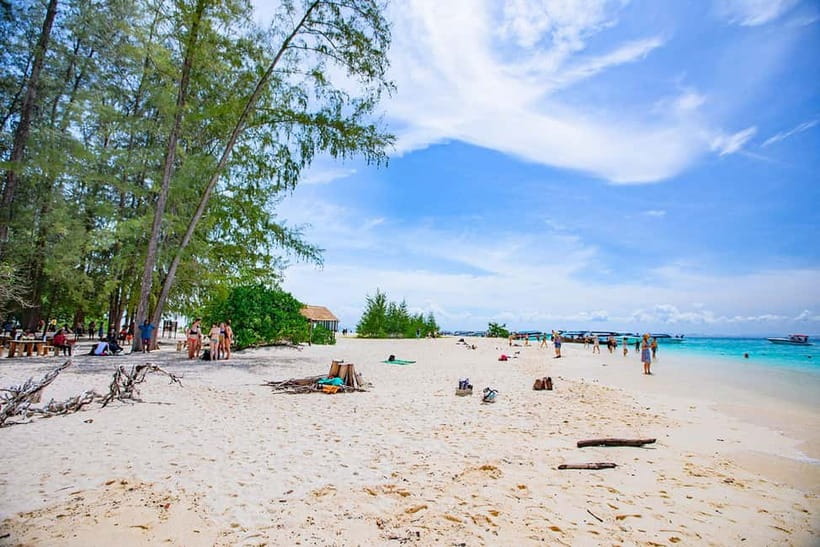 Ko Lanta: Maya Bay & Phi Phi Islands Full-Day Speedboat Trip - Two hours at Bamboo Island
