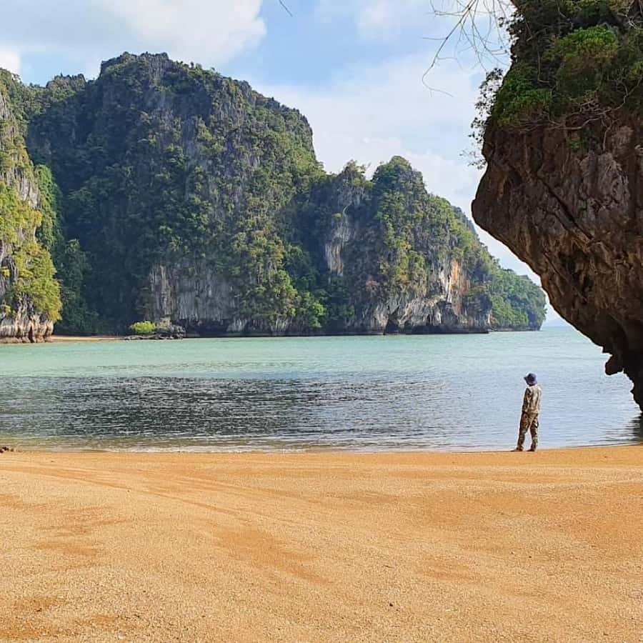 Ko Lanta: Sea Cave Kayaking Adventure Mangrove with Lunch - Long-tail boat ride to Koh Aung