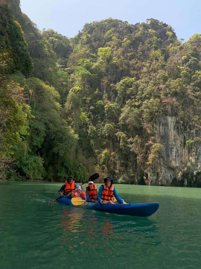 Ko Lanta: Sea Cave Kayaking Adventure Mangrove with Lunch - Kayaking beneath Koh Talabeng’s cliffs