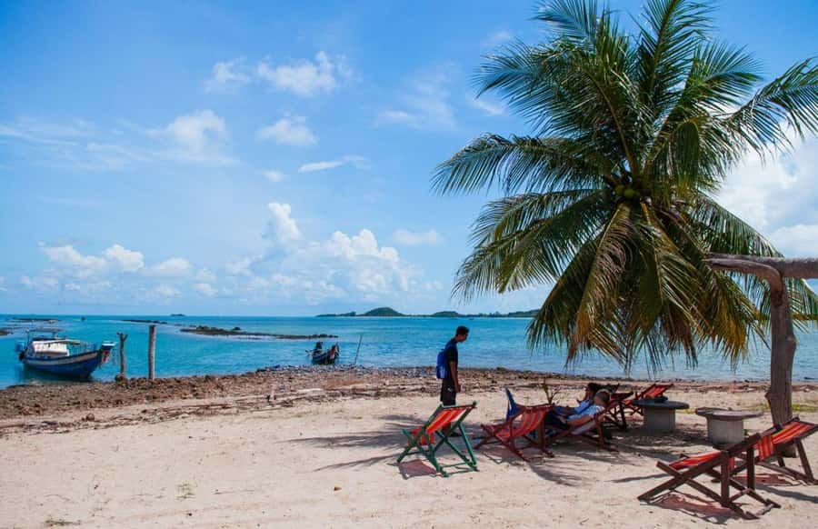 Ko Samui: Private Longtail Boat Tour to Koh Madsum & Koh Tan - Setting Out by Private Longtail Boat