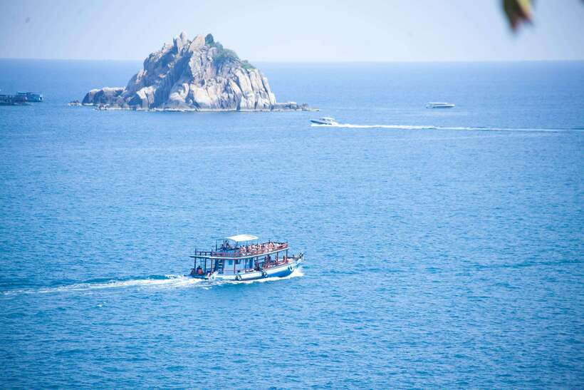 Ko Tao: Late Riser Snorkeling Tour with Lunch and Photos - Lunch onboard before Mango Bay
