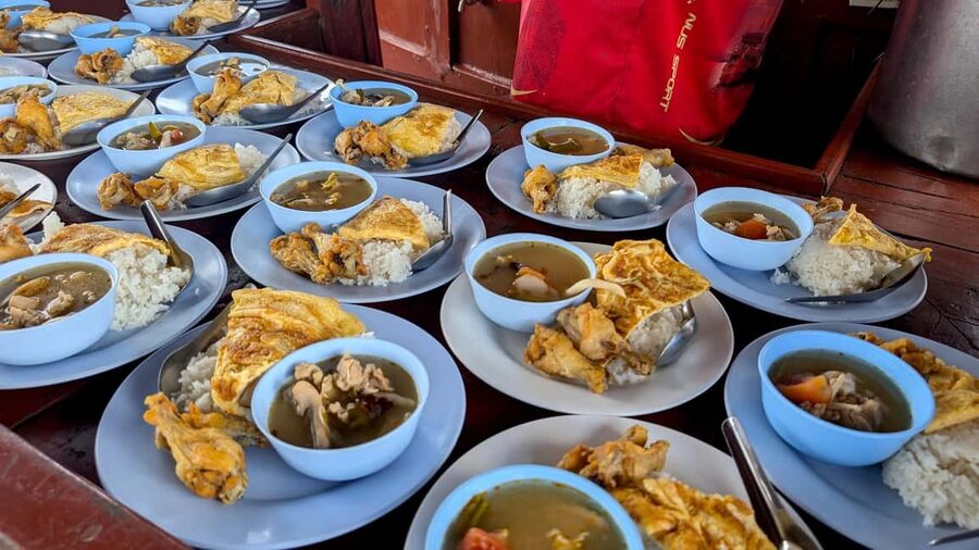 Koh Chang: 3 or 4 Islands Snorkel & Beach Tour by Big Boat - The photographer and getting your pictures