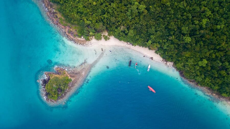 Koh Kood: Snorkeling Speedboat Tour with Lunch and Transfer - Lunch on an island with scenery
