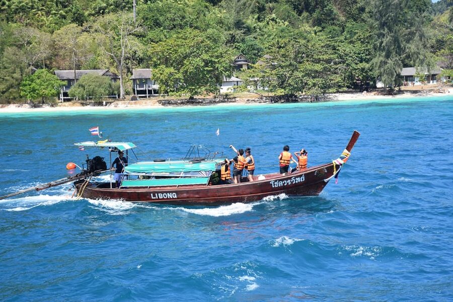 Koh Lanta: 4 Islands and Emerald Cave Tour by Longtail Boat - Who will enjoy this trip most