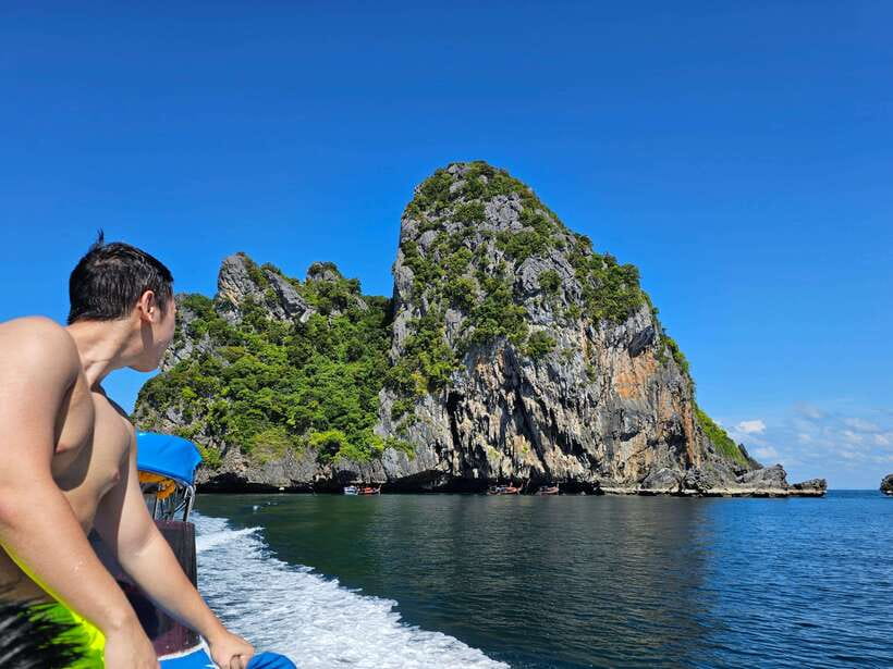 Koh Lanta: 4 Islands Tour by Speedboat with Snorkeling - What an eight-hour day feels like on a speedboat