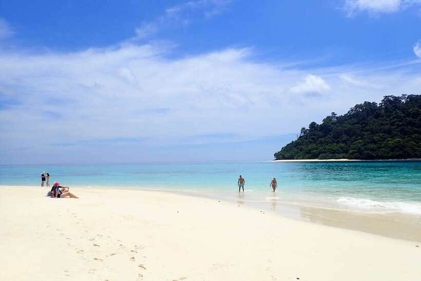 Koh Lanta: Adventure Sea Tour to Koh Rok and Koh Haa - Reefs around Koh Rok