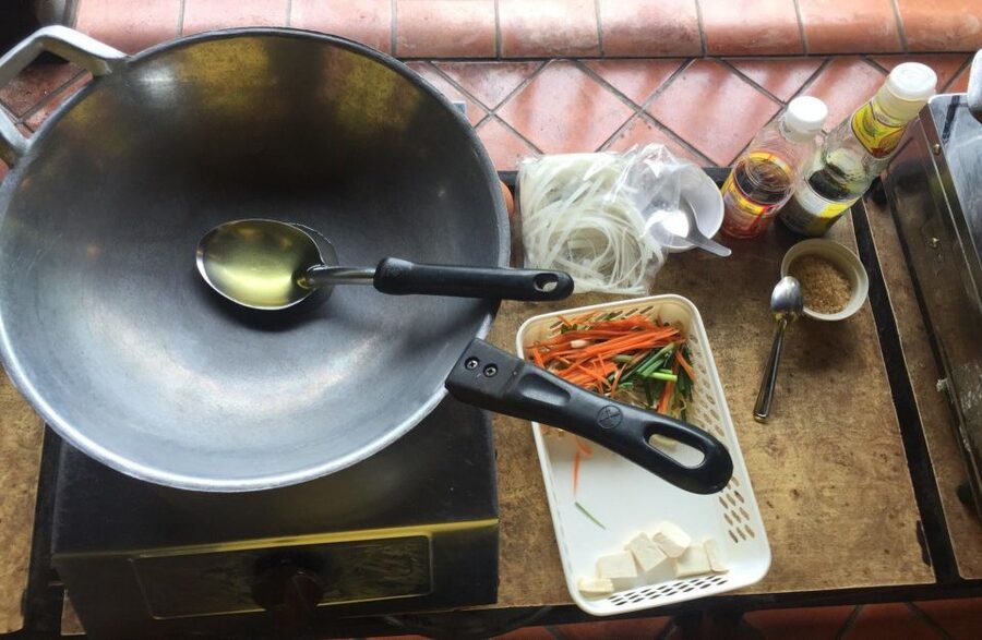 Koh Lanta: Evening Course at Lanta Thai Cookery School - Cooking each dish yourself