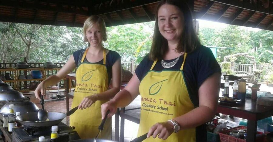 Koh Lanta: Evening Course at Lanta Thai Cookery School - Pickup from Saladan to Kantiang Bay