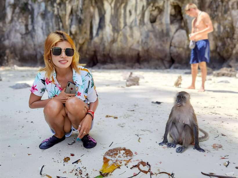 Koh Lanta: Phi Phi Islands Tour w/ Maya Bay, Snorkel & Lunch - Maya Bay: beautiful, famous, and crowded
