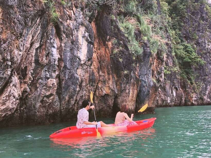 Koh Lanta: Sea Cave Kayaking and Talabeng Island Tour - The 30-minute walk through Thung Yee Pheng Mangrove Forest