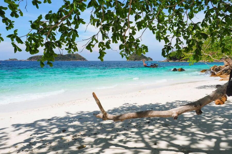 Koh Lipe: 7 Island Snorkeling Trip by Longtail Boat w/ Lunch - Koh Ro Khloi’s panoramic beach