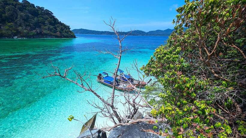 Koh Lipe: Island Hopping by Private Longtail Boat w/ Snorkel - Koh Hin Son and the outer islands