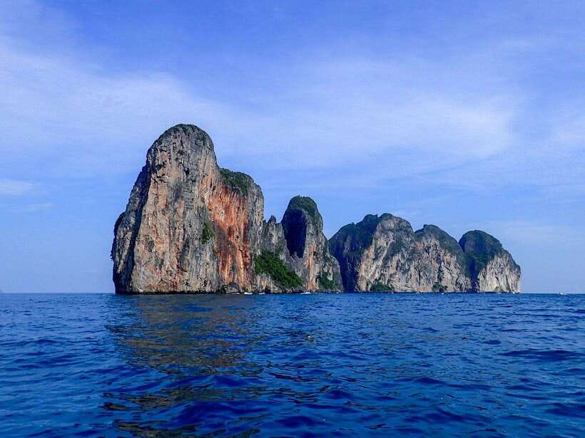 Koh Phi Phi: Maya Bay Private Longtail Boat Tour - Timing, weather, and the captain