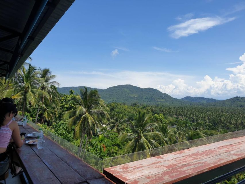 Koh Samui: 4x4 Sightseeing Safari & Elephant Sanctuary Tour - Wat Khunaram and the mummified monk