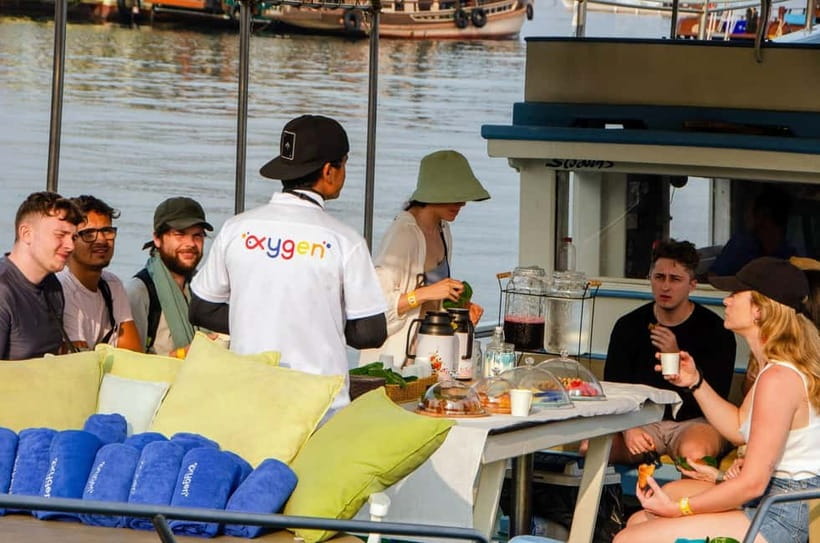 Koh Tao: First Light Snorkel Adventure with Oxygen Tours - Ao Leuk’s shallow water and fish
