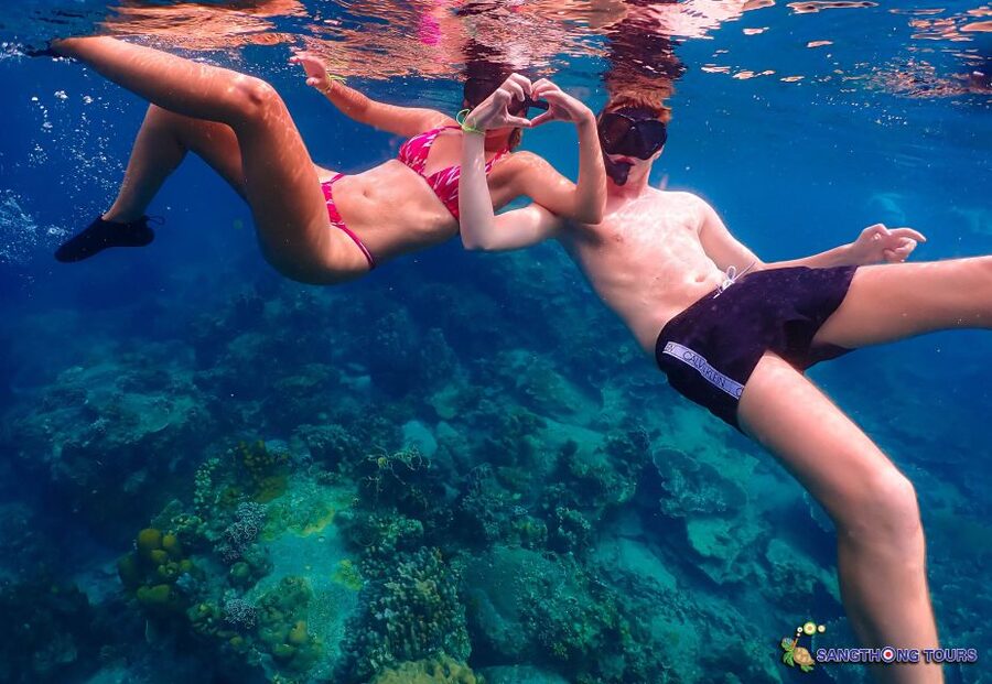 Koh Tao: Islands Snorkeling Highlights Day Tour & Lunch - Aow Leuk combines beach scenery with blue water