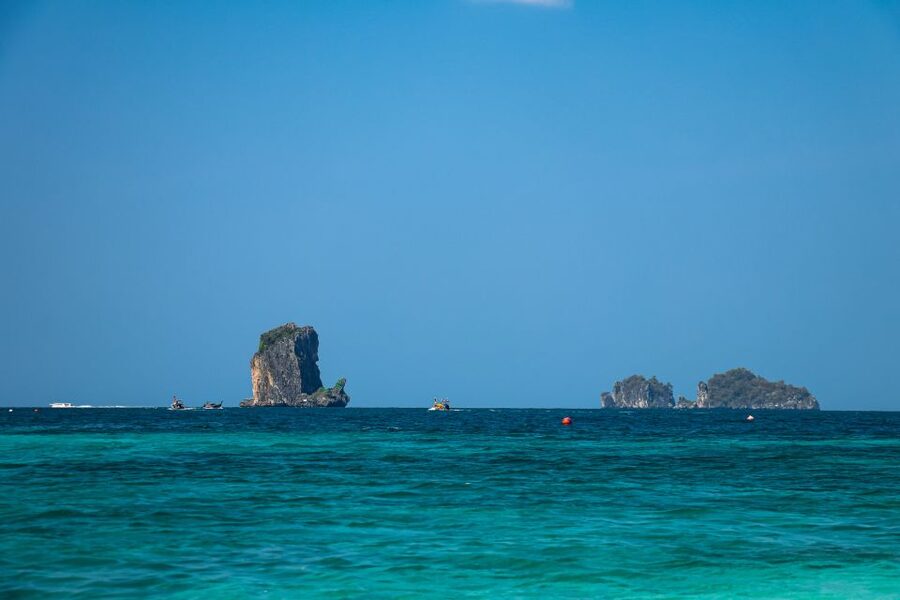 Krabi: 4 Islands Day Tour by Speedboat or Longtail Boat - Koh Poda: lunch with a white-sand finish