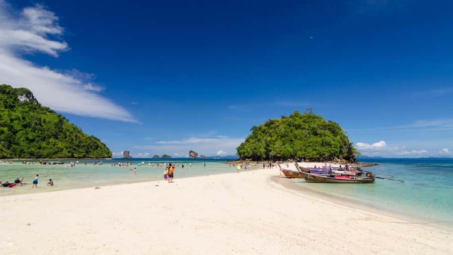 Krabi: 4 Islands Day Tour by Speedboat or Longtail Boat - Phra Nang Cave Beach and the cliffs of Railay