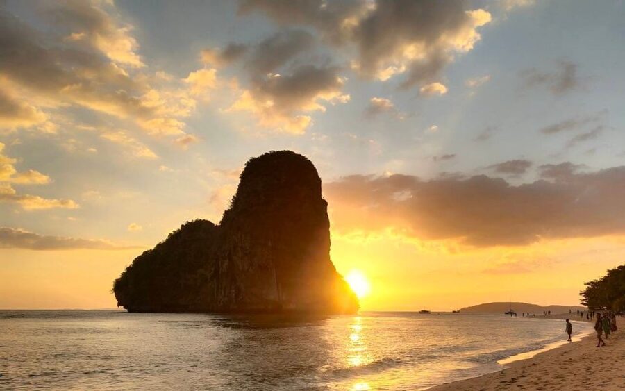 Krabi: 7 Islands Sunset Hopping Cruise with BBQ & Plankton - Thale Waek and the famous separated sea