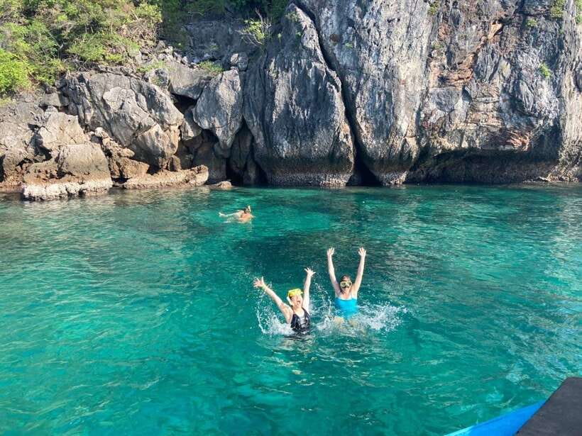 Krabi: 7 Islands Sunset Tour with Buffet Dinner & Snorkeling - Yawasam Island: your first real snorkel