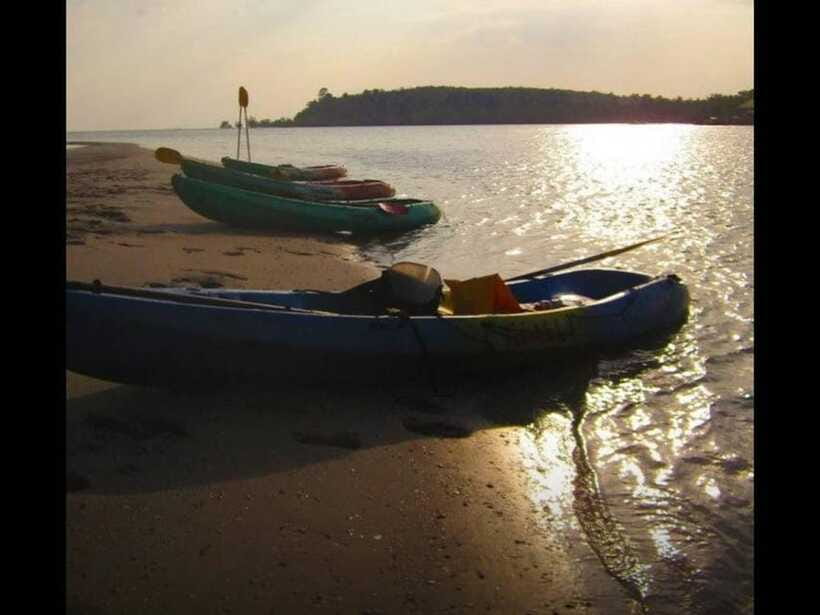 Krabi: Ao Thalane Sunset Kayak adventure (group of 10 max) - Paddling the mangrove channels and canyon