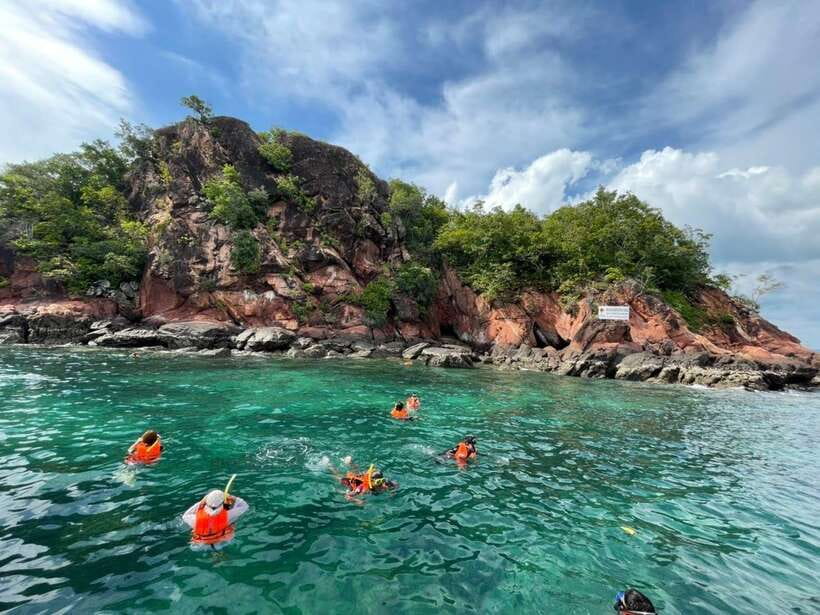 Krabi: Hong Island Longtail Boat & Kayak Tour w Buffet Lunch - Guides, group care, and practical service