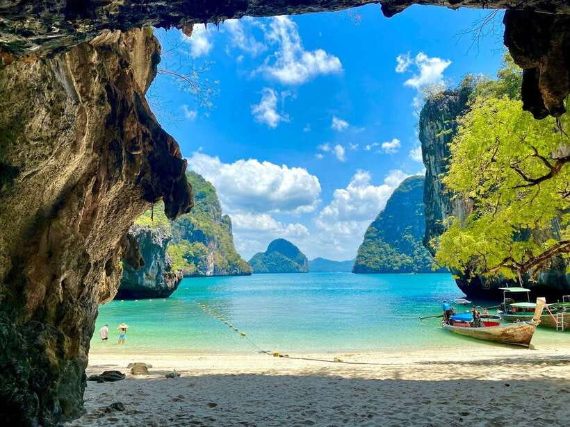 Krabi: Hong Island Longtail Boat & Kayak Tour w Buffet Lunch - Why Hong Island works so well as a day trip
