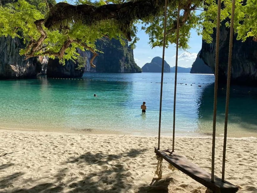 Krabi: Hong Island Sunset and BBQ Dinner Tour - The guides are a major part of the value