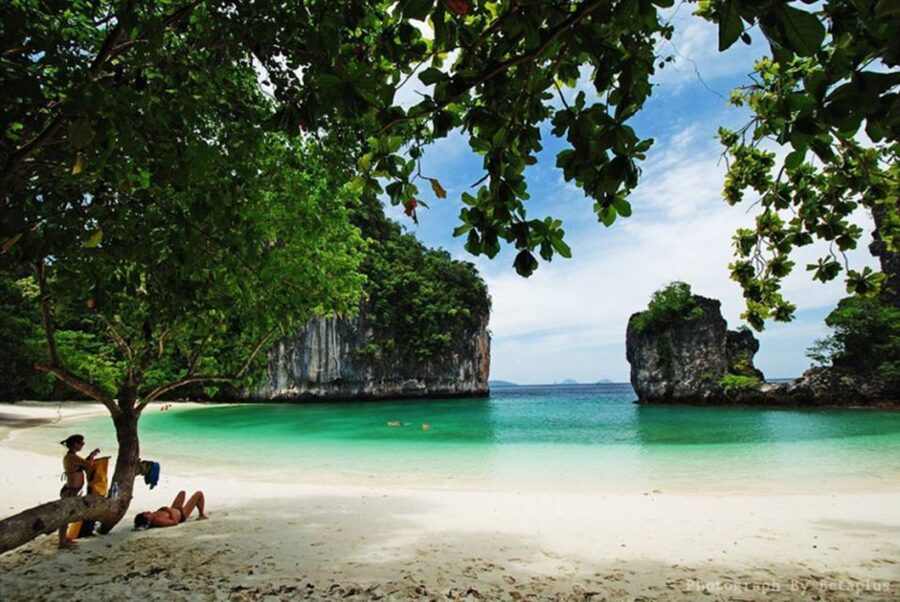 Krabi: Hong Islands Day Trip by Speedboat with Lunch - Pakbia brings sandbars and easy photographs