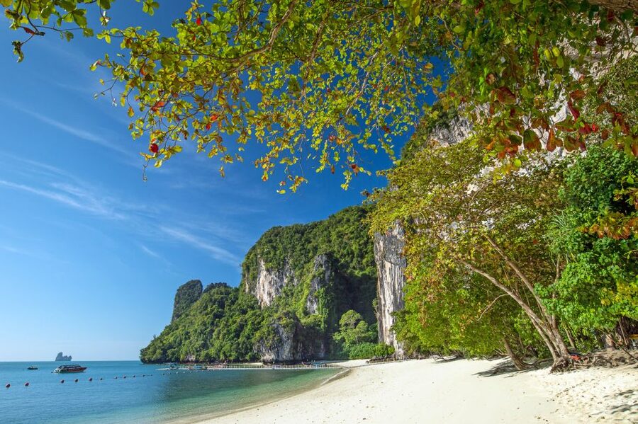 Krabi: Hong Islands Snorkeling with Lunch by Longtail Boat - Guides can make a shared trip better