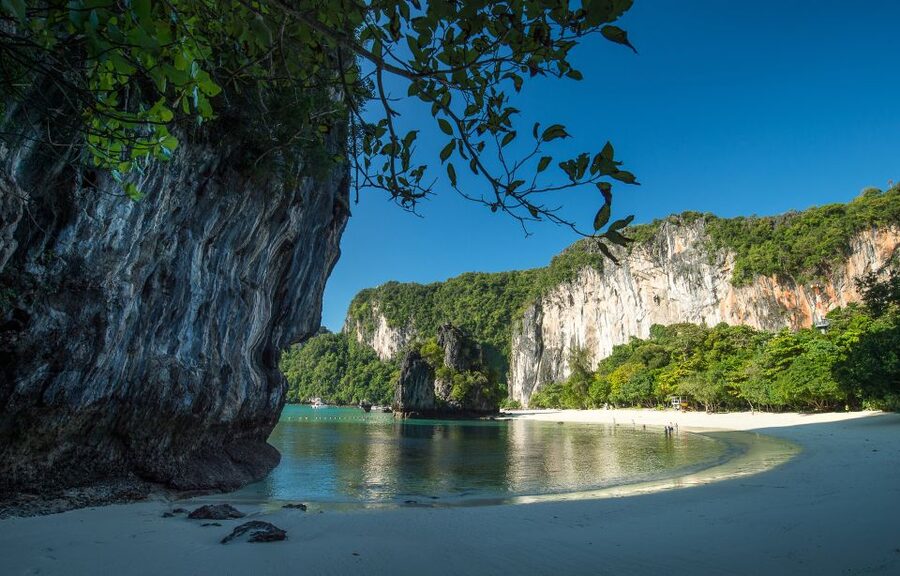 Krabi: Hong Islands Snorkeling with Lunch by Longtail Boat - Longtail boat or speedboat?