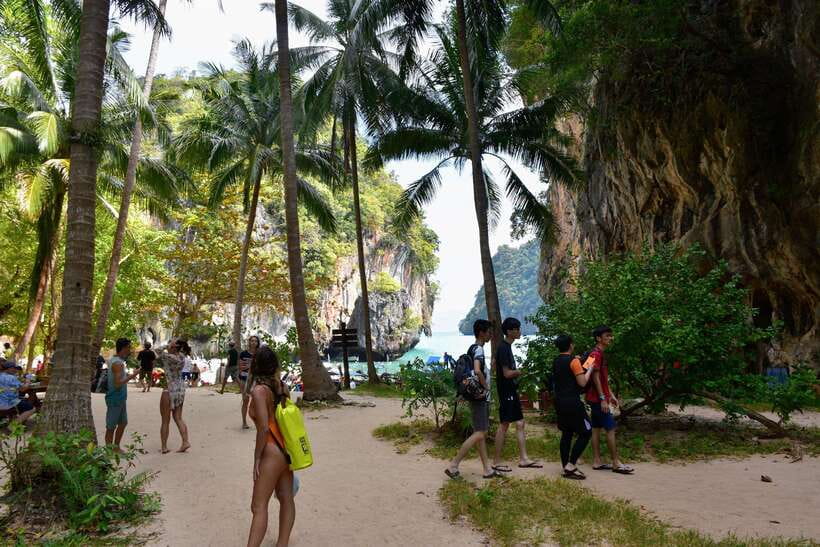 Krabi: Hong & Paradise Island Odyssey by Speedboat - Hong Lagoon and the optional kayaking trip