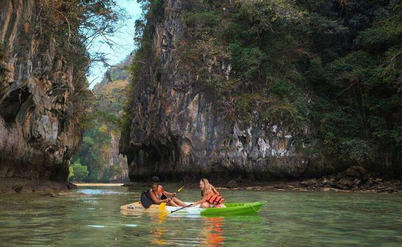 Krabi: Koh Hong Small Group Tour by Luxury Longtail Boat - Koh Hong at a glance