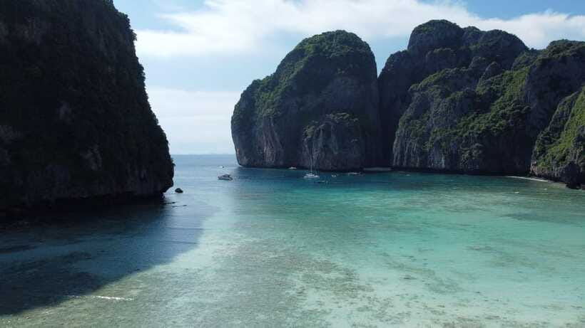Krabi: Phi Phi and 4 Islands with Snorkeling by Speed Boat - Phi Phi Don lunch and a brief local look