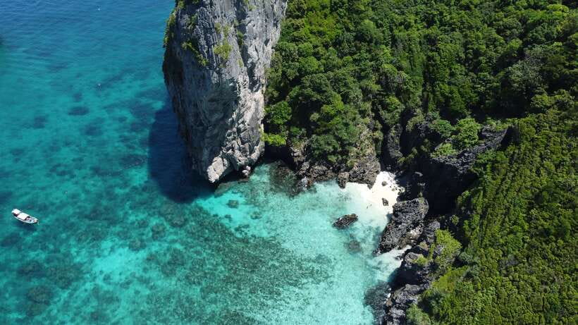 Krabi: Phi Phi Islands Speedboat Tour with Buffet Lunch - Pileh Lagoon, where the cliffs close around the water