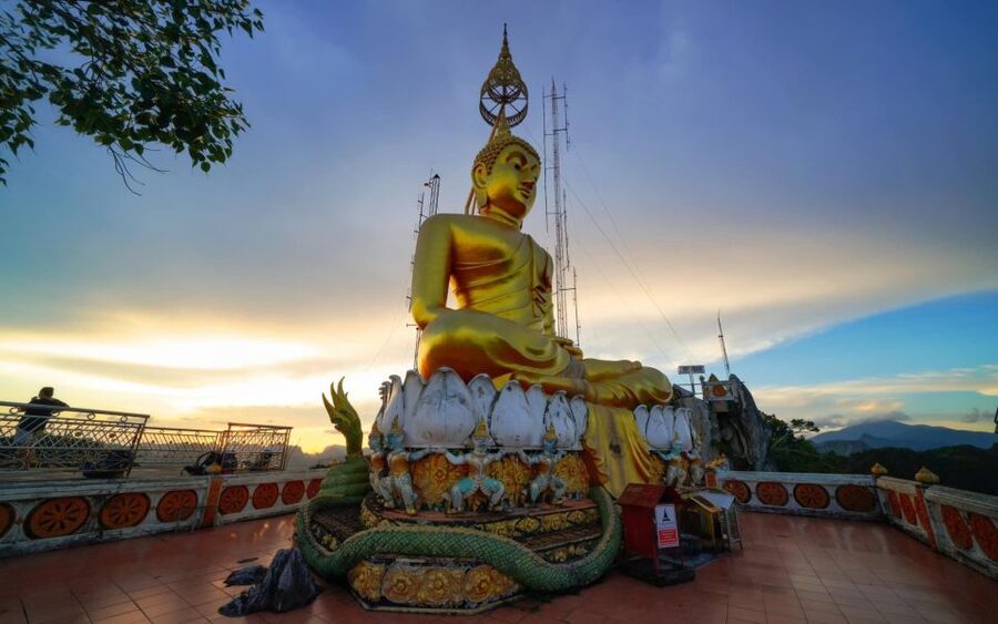 Krabi: Tiger Cave, Hot Springs and Emerald Pool Jungle Tour - Transport, guides, and the rhythm of the day