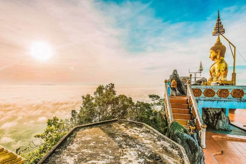 Krabi: Tiger Cave Temple, Emerald Pool and Hot Springs Tour - Tiger Cave Temple and the 1,200-plus-step challenge