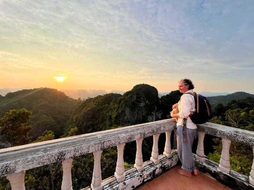 Krabi: Tiger Cave Temple Sunset Tour - The 1,237-step climb