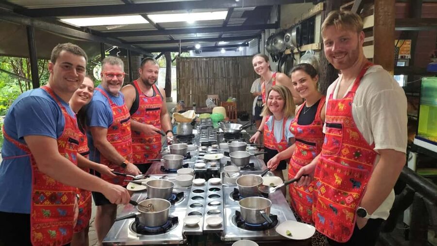 Krabi: Traditional Thai Cooking Class with Local Chef - What the local chefs add