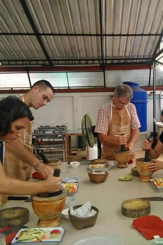 Krabi: Unveiling Thai Flavors by Night at Smart Cook School - Who will enjoy this class most?