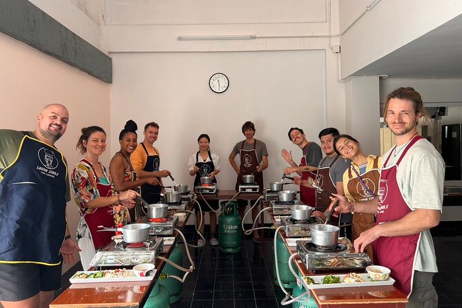 Lanna Smile Thai Cooking Class in Chiang Mai with Market tour - What Nim and Pim add to the class