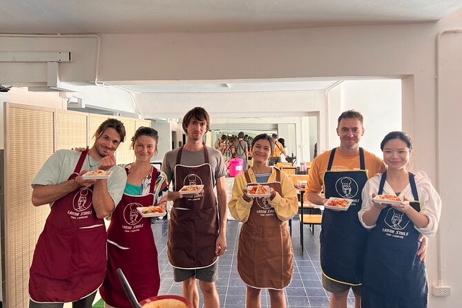 Lanna Smile Thai Cooking Class in Chiang Mai with Market tour - Who should book this class?