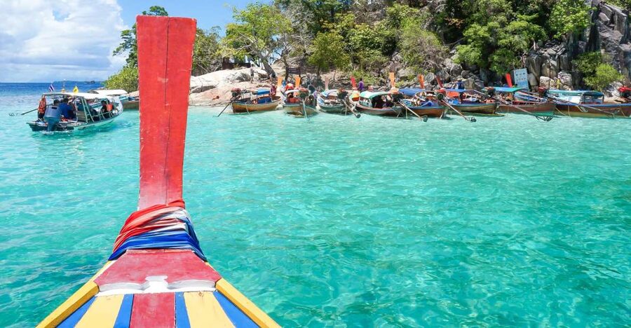 Lipe: Longtail Boat Snorkeling to Outer Islands Program B - Koh Pai, where shallow water helps beginners