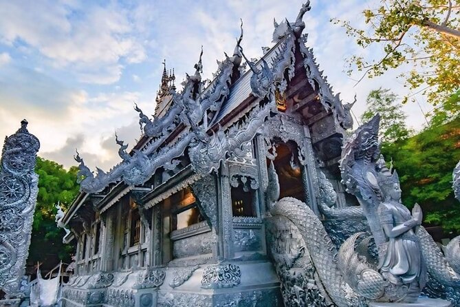 Long Neck Village, Silver Temple & Chiang Mai Top Cultural Sites - Riding Chiang Mai by open-sided songthaew