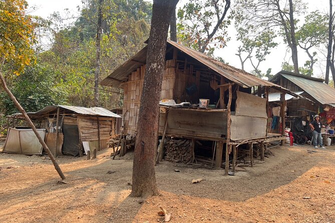 Long Neck Village, Silver Temple & Chiang Mai Top Cultural Sites - Meeting the Karen Padaung community