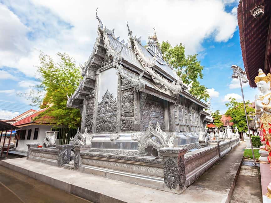 Long Neck Village, Silver Temple & Chiang Mai Top Sites - Wat Phra Singh and Northern Thai Buddhism