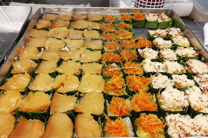 LR-01 TaLad NangLerng, ride along the old town and try local street foods - Starting with Loha Prasat at Wat Ratchanatdaram
