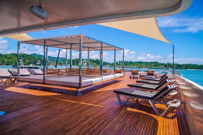 Luxury Boat to James Bond Islands with Lunch and Sunset Dinner - Visiting James Bond Island by longtail boat