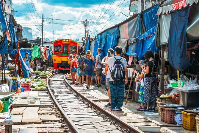 Maeklong Railway & Floating Market Tour (Private & All-Inclusive) - What the private setup changes