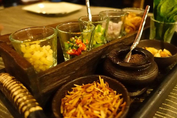 Manohra 5-Star Luxury Dinner Cruise with Pre-Canapés in Bangkok - Service, music, and the pace of the evening